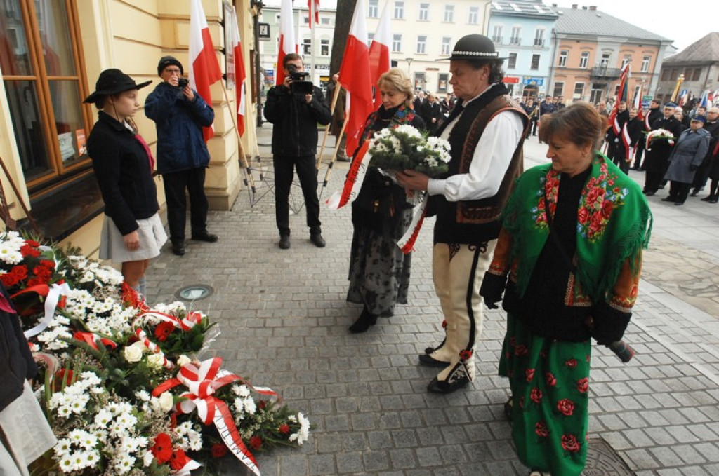 Uroczystości Święta Niepodległości na nowotarskim rynku