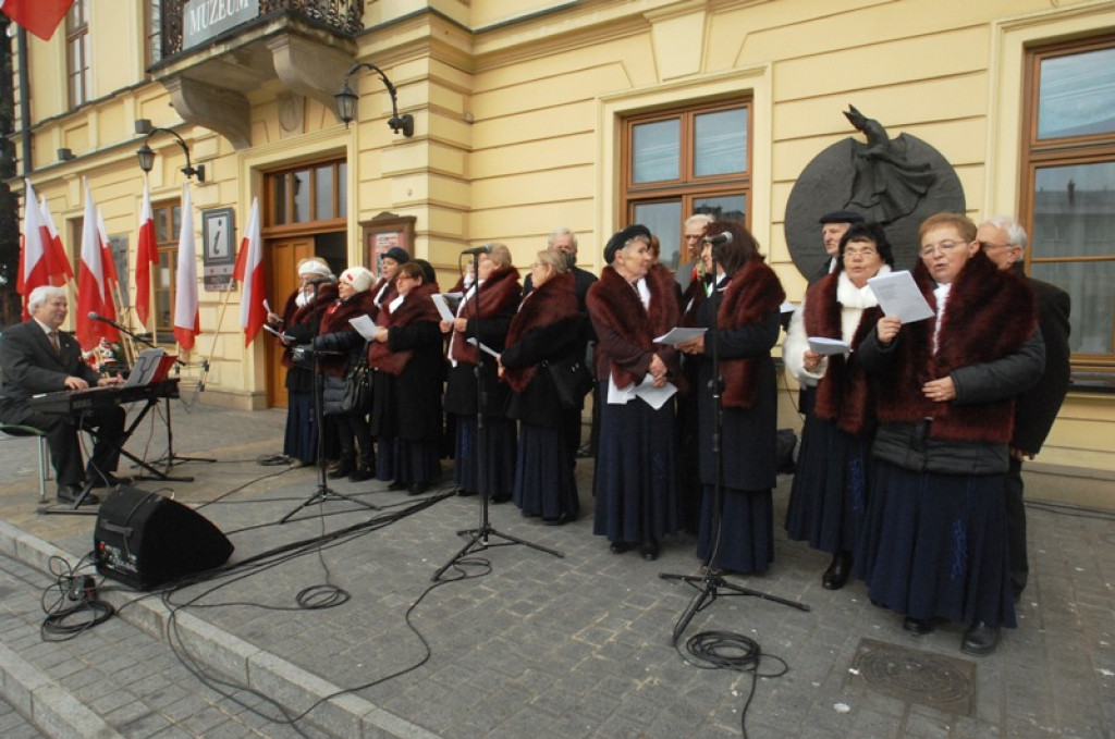 Uroczystości Święta Niepodległości na nowotarskim rynku