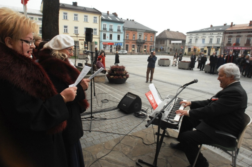 Uroczystości Święta Niepodległości na nowotarskim rynku