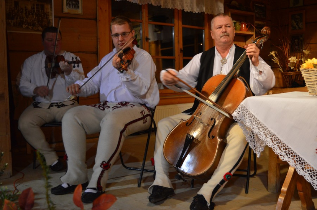 Pigwa, aronia, anyż, kwiat bzu lub truskawka