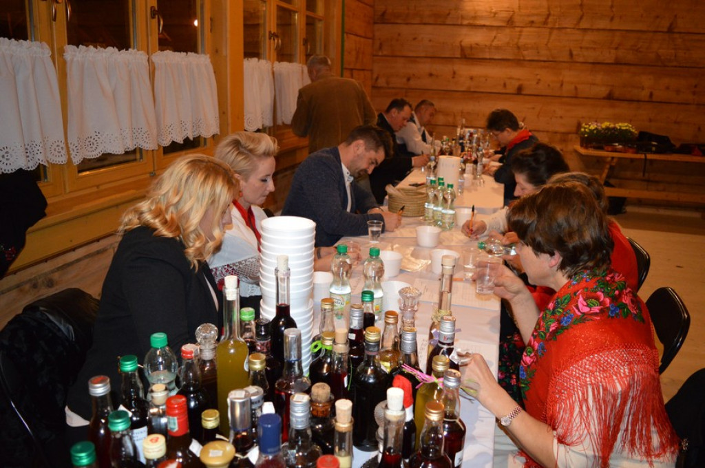 Pigwa, aronia, anyż, kwiat bzu lub truskawka