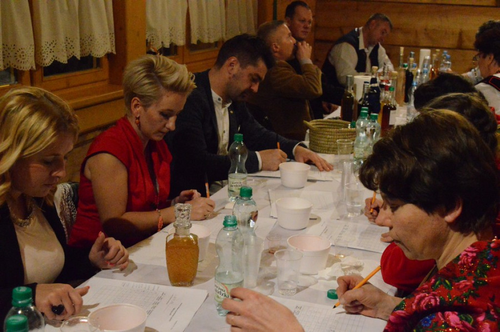 Pigwa, aronia, anyż, kwiat bzu lub truskawka