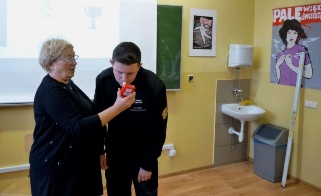 Policja i sanepid u nowotarskich kadetów