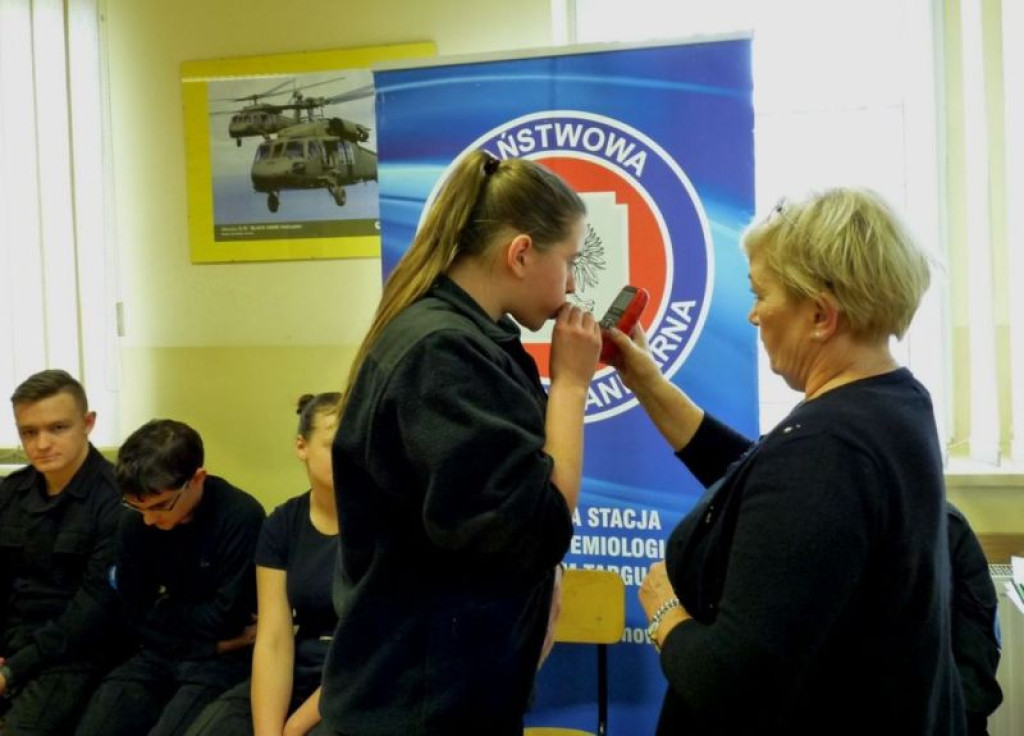 Policja i sanepid u nowotarskich kadetów