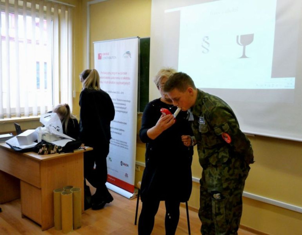 Policja i sanepid u nowotarskich kadetów