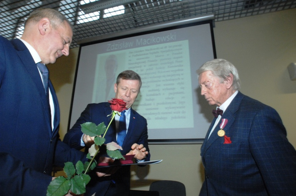 Przyznanie certyfikatu akredytacyjnego ministerstwa zdrowia nowotarskiemu szpitalowi