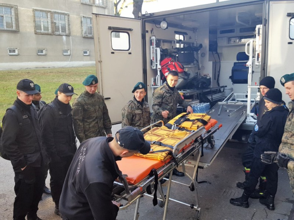 Nowotarscy kadeci w patronackiej jednostce