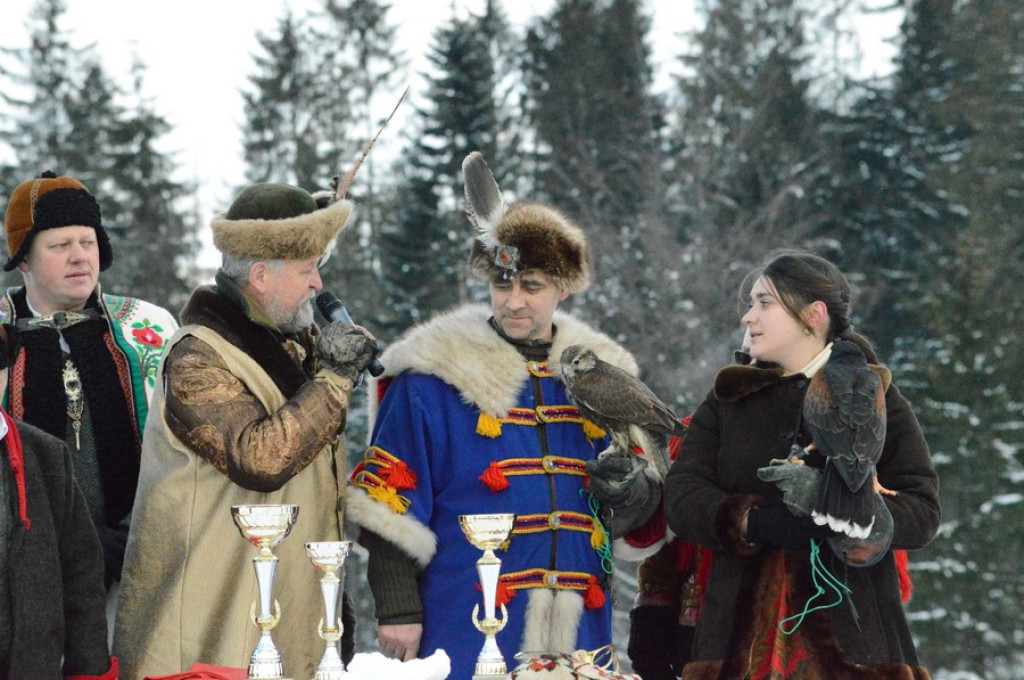 Kumoterki, narty, konie i sokoły