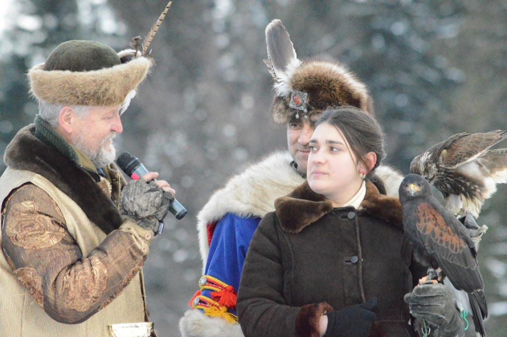 Kumoterki, narty, konie i sokoły