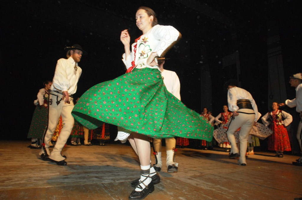 Koncert „Godny cas” na scenie MOK