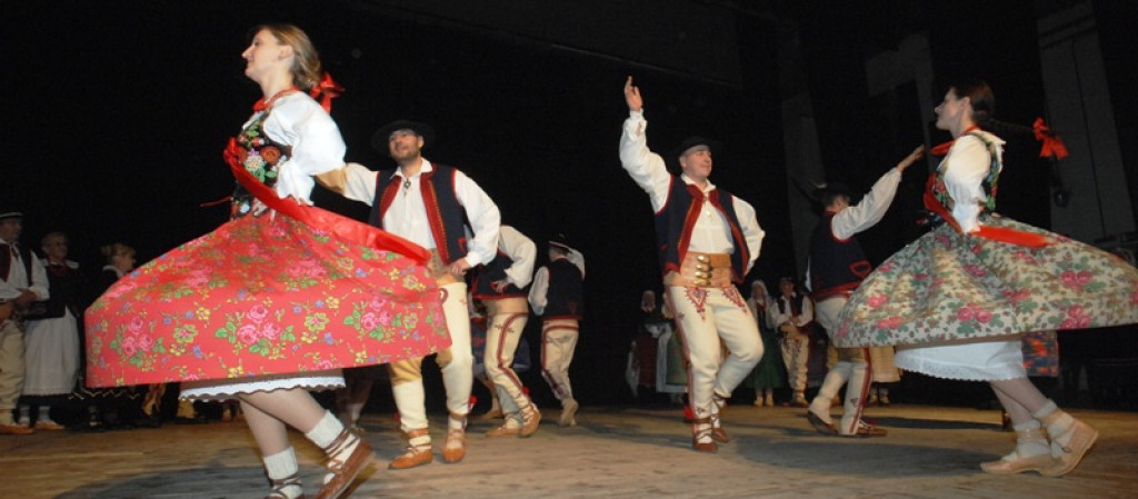 Koncert „Godny cas” na scenie MOK