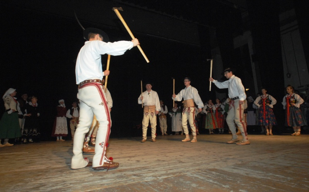 Koncert „Godny cas” na scenie MOK