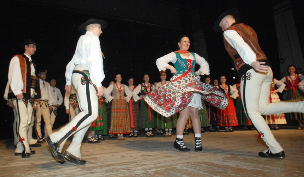 Koncert „Godny cas” na scenie MOK