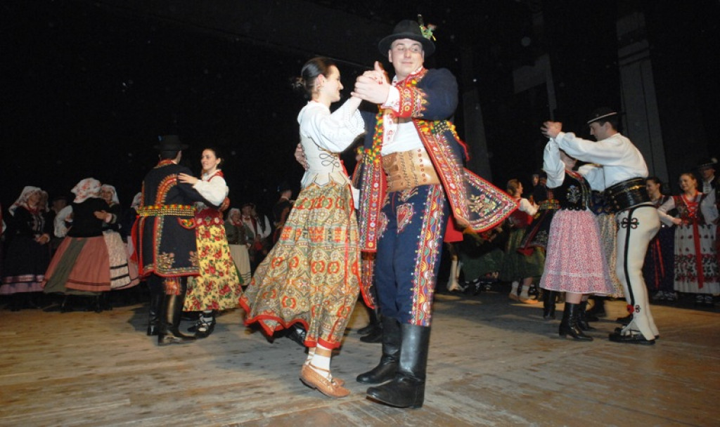 Koncert „Godny cas” na scenie MOK