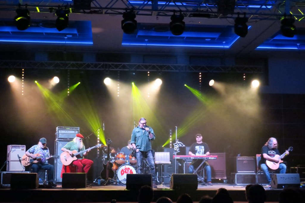 Blues rozbrzmiewał pod Nosalem