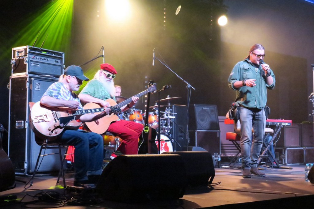 Blues rozbrzmiewał pod Nosalem