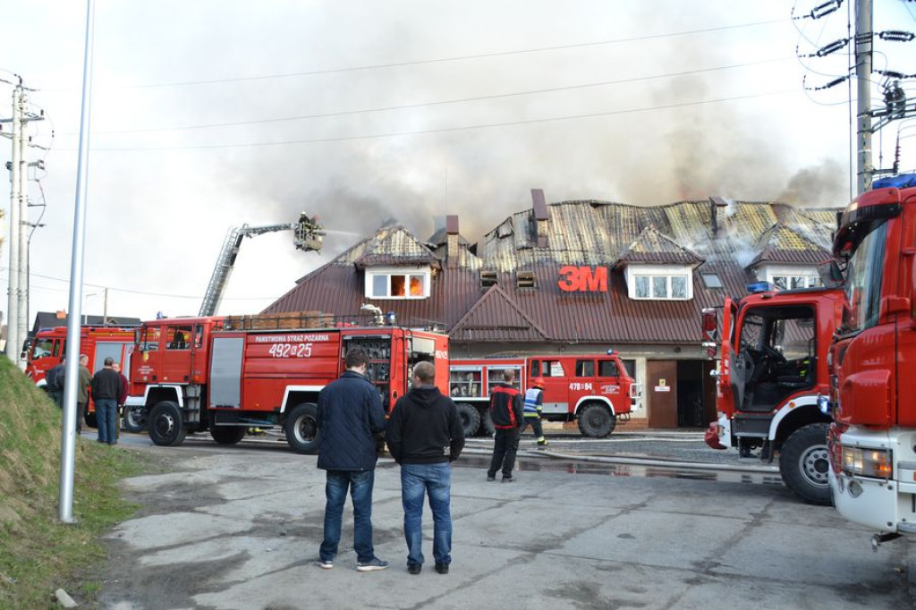 Pożar fabryki tarcz ściernych w Skomielnej Białej