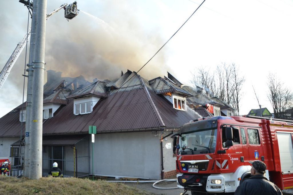 Pożar fabryki tarcz ściernych w Skomielnej Białej