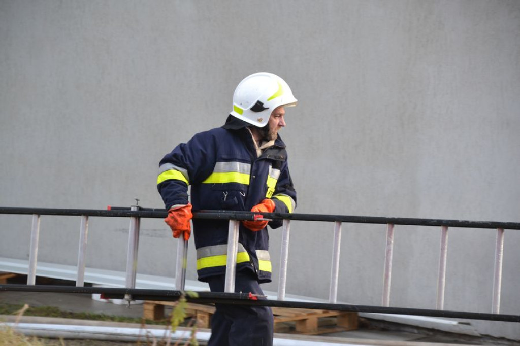 Pożar fabryki tarcz ściernych w Skomielnej Białej