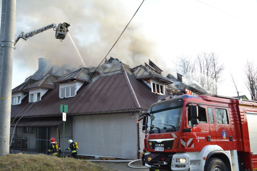 Pożar fabryki tarcz ściernych w Skomielnej Białej