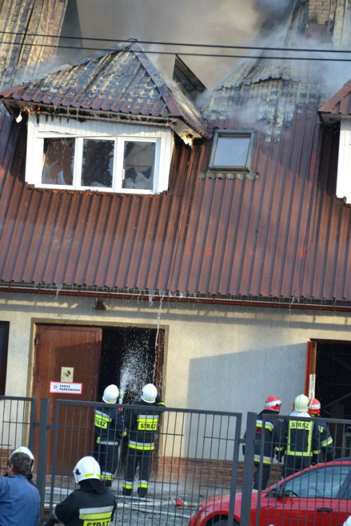 Pożar fabryki tarcz ściernych w Skomielnej Białej