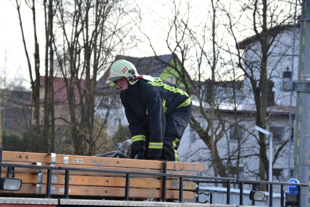Pożar fabryki tarcz ściernych w Skomielnej Białej