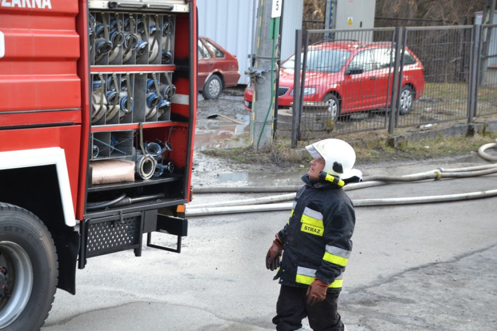 Pożar fabryki tarcz ściernych w Skomielnej Białej