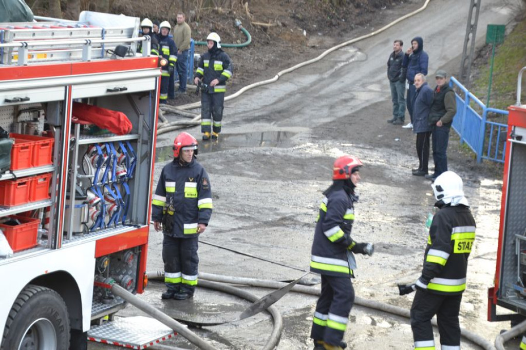 Pożar fabryki tarcz ściernych w Skomielnej Białej