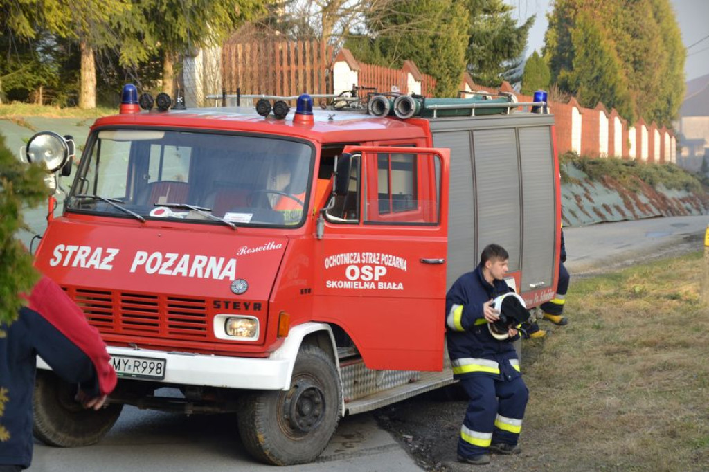 Pożar fabryki tarcz ściernych w Skomielnej Białej