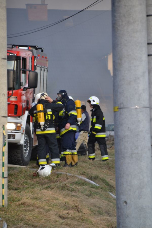 Pożar fabryki tarcz ściernych w Skomielnej Białej