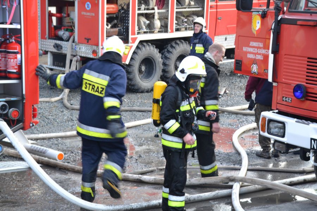 Pożar fabryki tarcz ściernych w Skomielnej Białej