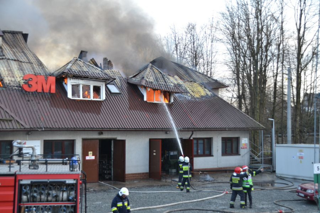 Pożar fabryki tarcz ściernych w Skomielnej Białej