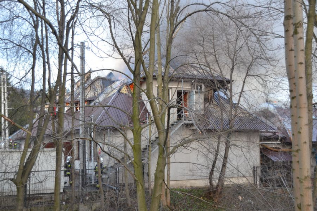 Pożar fabryki tarcz ściernych w Skomielnej Białej