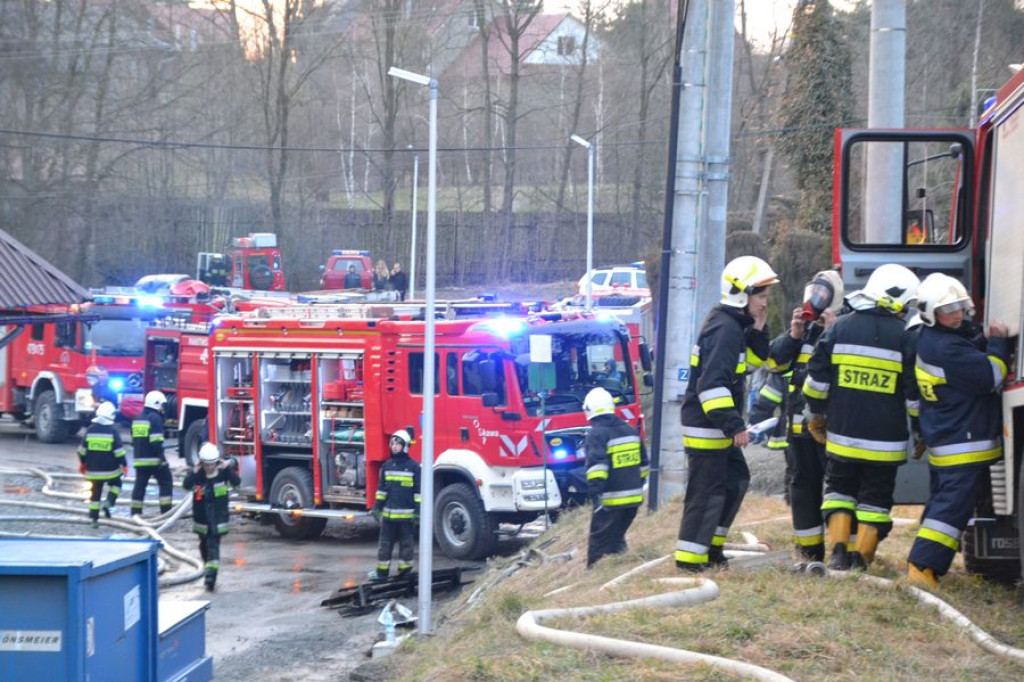 Pożar fabryki tarcz ściernych w Skomielnej Białej