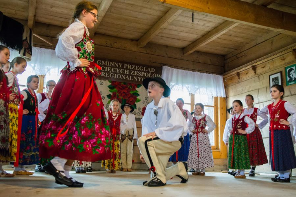 Mali artyści na scenie