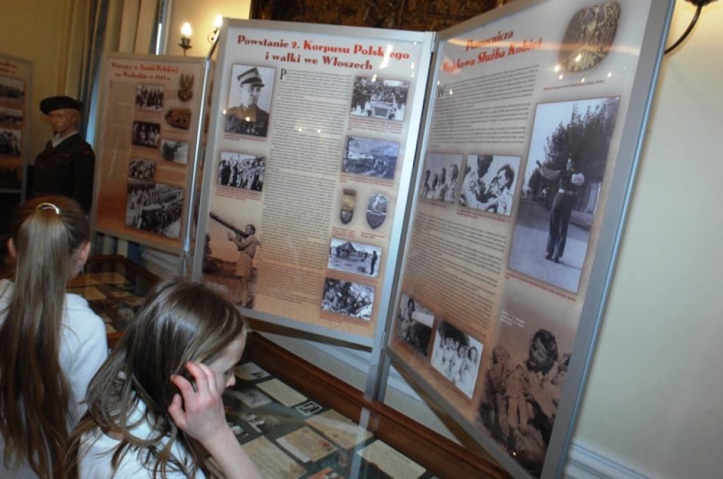 Nowa historyczna wystawa w nowotarskim ratuszu