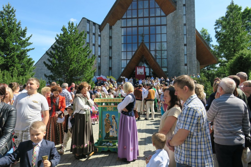 Od Św. Krzyża do Św. Rodziny