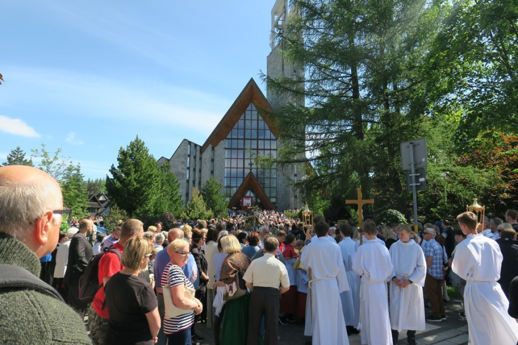 Od Św. Krzyża do Św. Rodziny