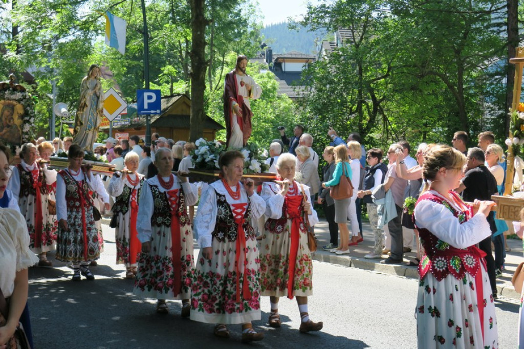 Od Św. Krzyża do Św. Rodziny