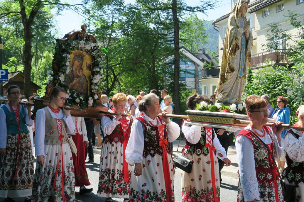 Od Św. Krzyża do Św. Rodziny