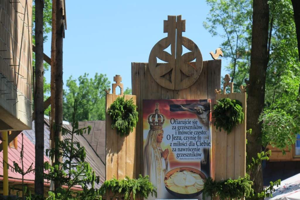 Od Św. Krzyża do Św. Rodziny