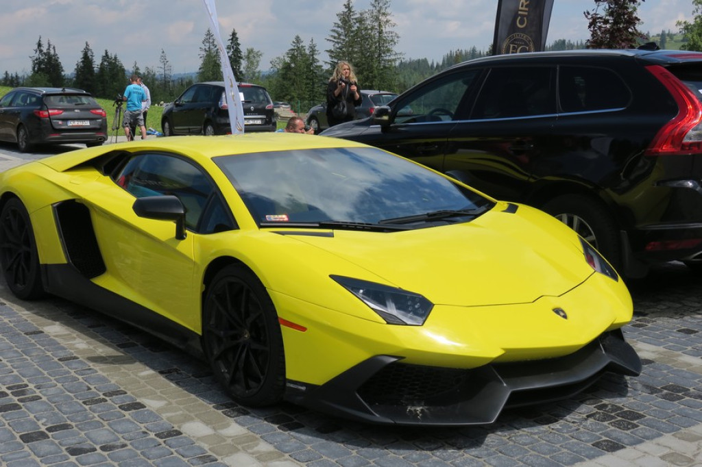 Maserati kontra Rolls-Royce i Lamborghini