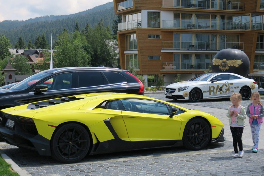 Maserati kontra Rolls-Royce i Lamborghini