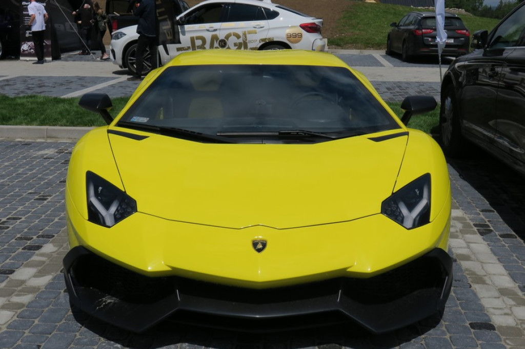 Maserati kontra Rolls-Royce i Lamborghini