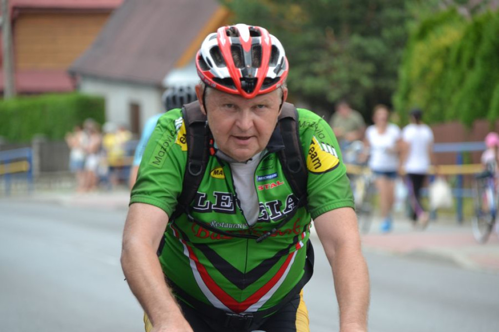 Amatorzy przejeżdżają przez Bukowinę Tatrzańską