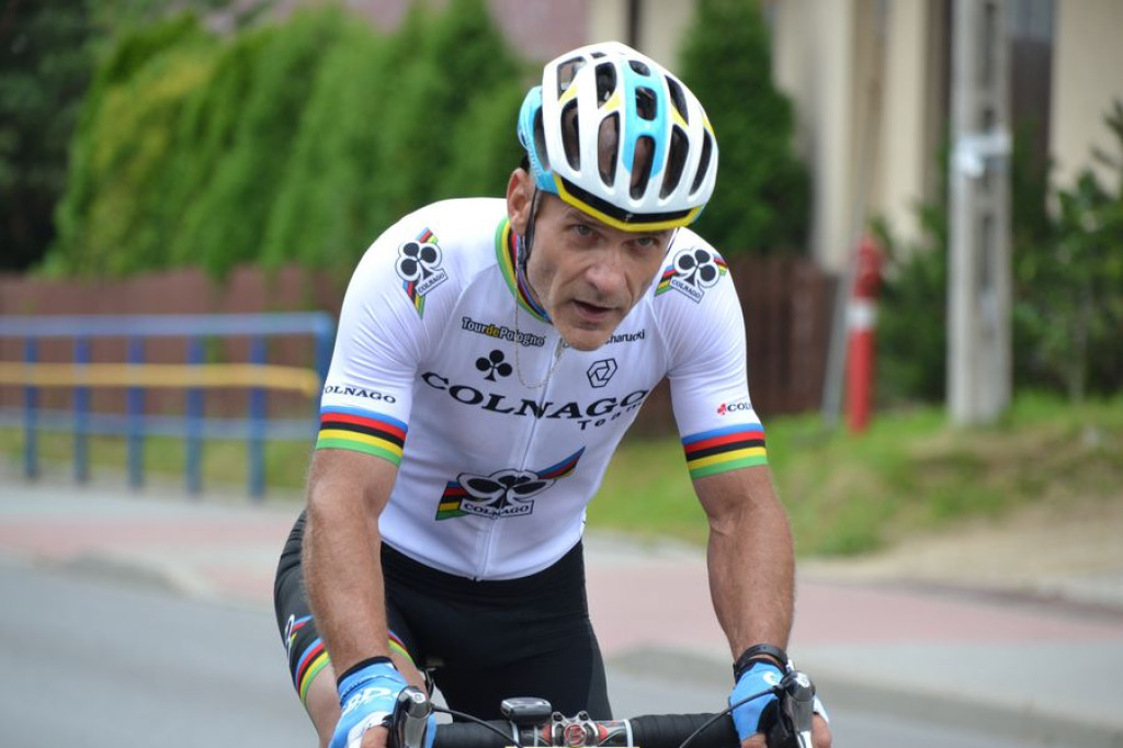 Amatorzy przejeżdżają przez Bukowinę Tatrzańską