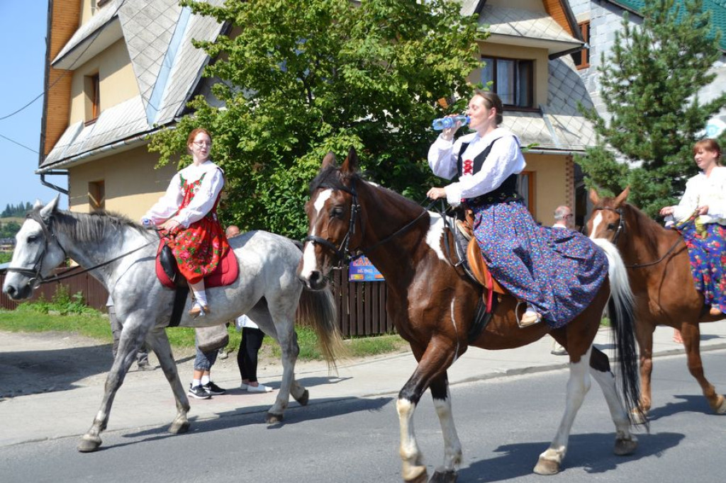 Paradny przejazd na rozpoczęcie Sabałowych Bajań