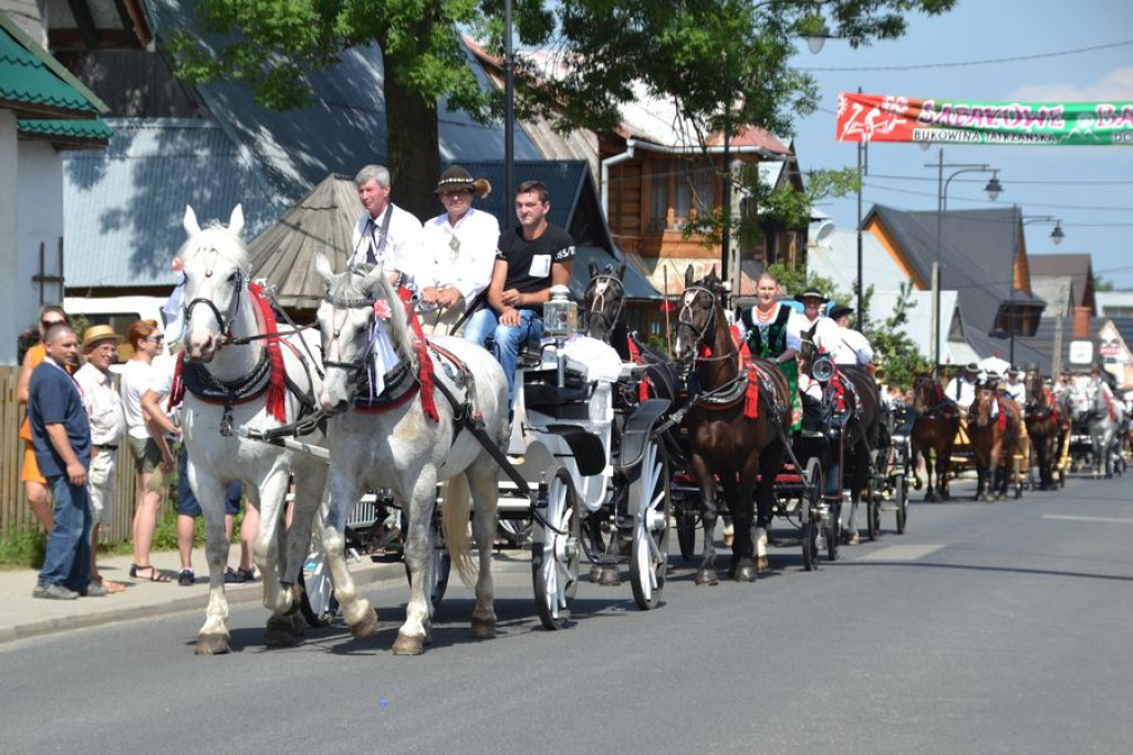 Paradny przejazd na rozpoczęcie Sabałowych Bajań