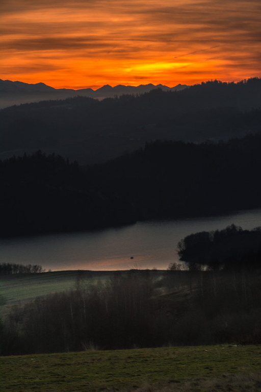Zrobiło się pięknie. Widoki na Tatry znad Jez. Czorsztyńskiego
