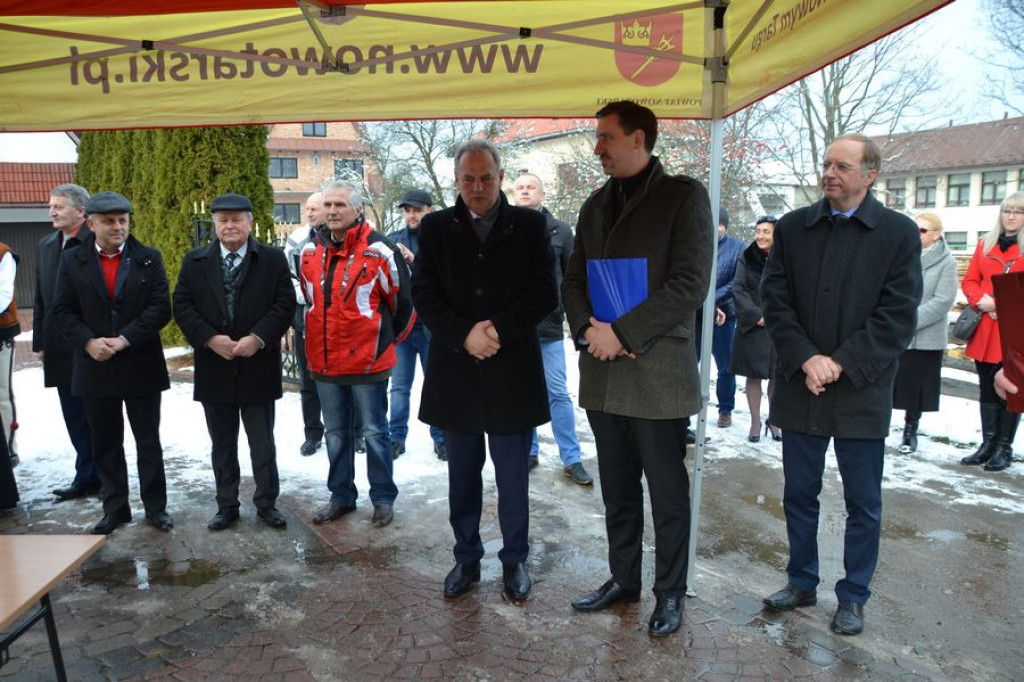 Huczne otwarcie